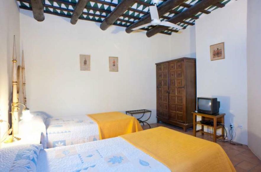 Hostal La Riera Torroella de Montgrí Eksteriør billede