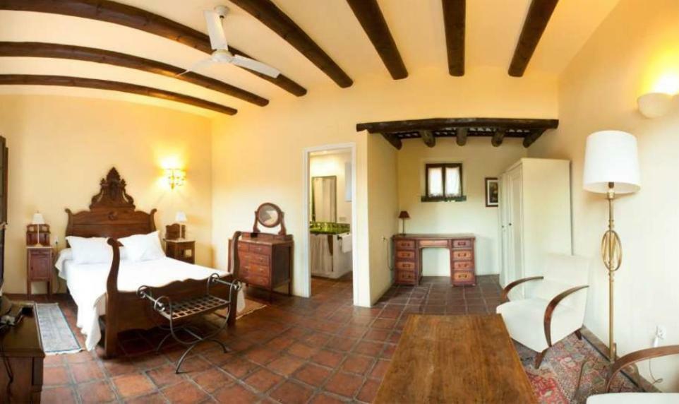 Hostal La Riera Torroella de Montgrí Eksteriør billede