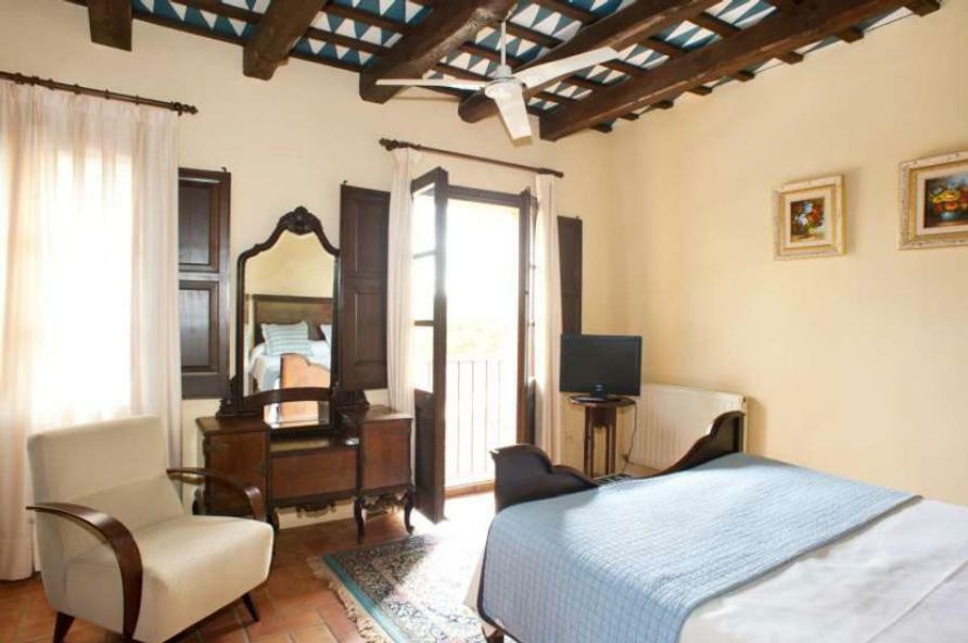 Hostal La Riera Torroella de Montgrí Eksteriør billede